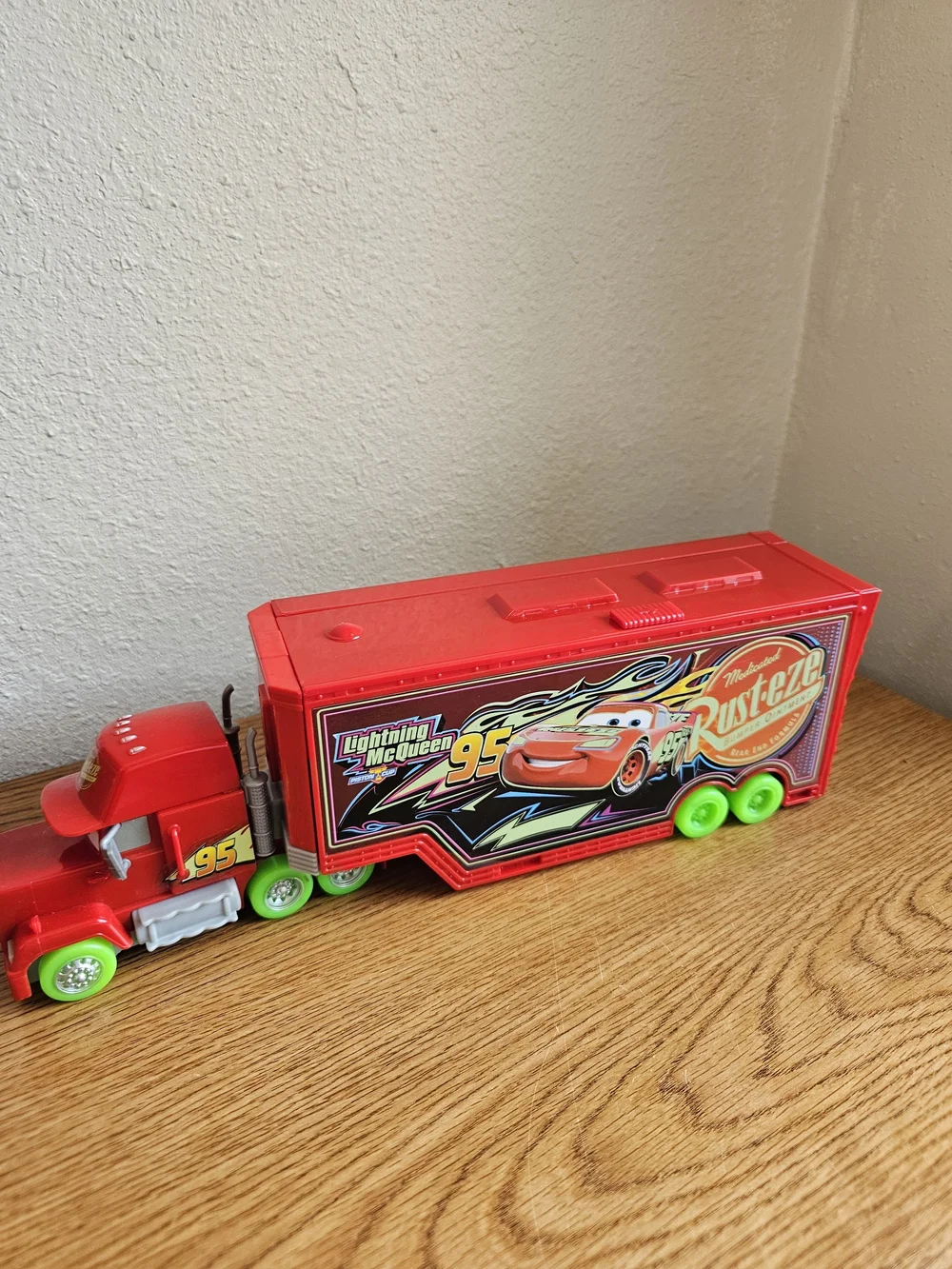 Cars Mack Glow Truck Transforming Playset Wash Lightning Mcquren Disney 13 In